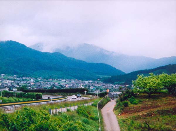 181棚田有子山本石子原遺跡.jpg