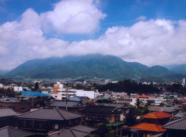 155折山兼男　鼎 矢高神社北.jpg