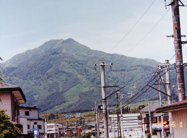 062福沢清幸　伊那上郷駅前.jpg