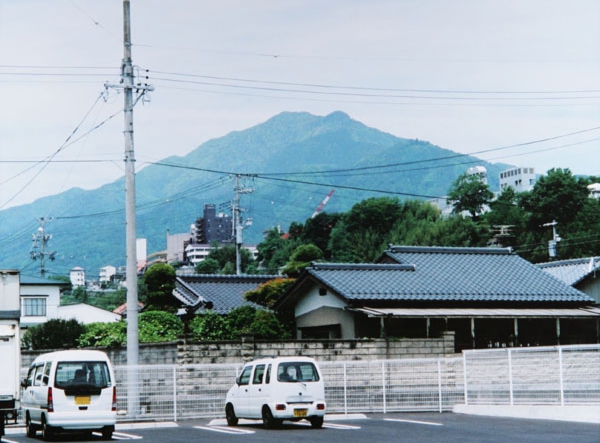 154安藤始　鼎下山ローソン駐車.jpg