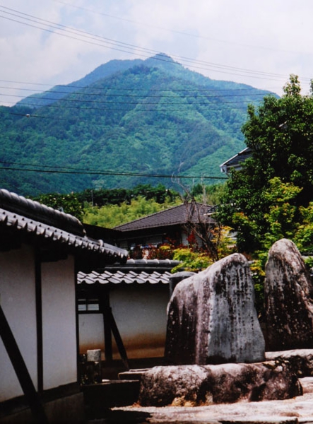 09-085加山茂富長久寺堀公墓所.jpg