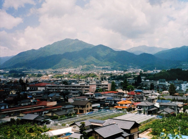 09-190杉本福男鼎上山.jpg