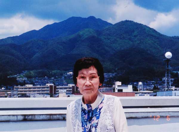 2012-099長坂美子_自宅の屋上.jpg