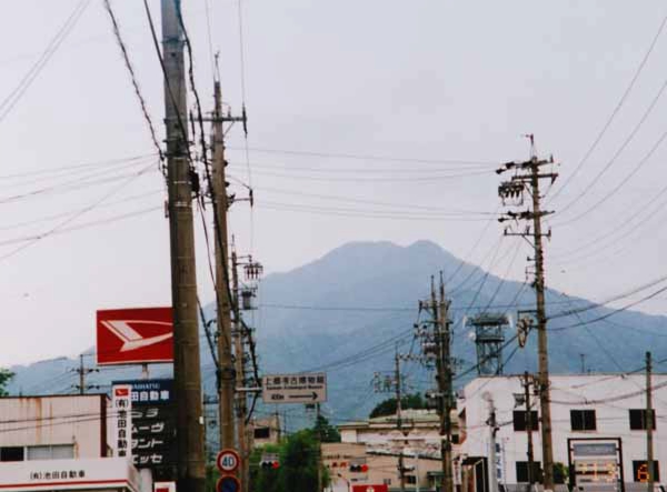 2013-037山口啓造_別府「メガテン」横.jpg