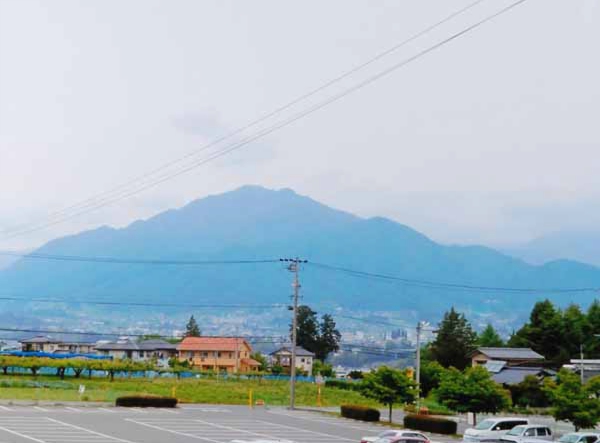 2013-087矢沢いずみ_アピタ飯田店駐車場.jpg