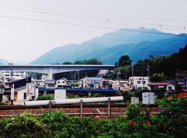 2013-111山岸嘉一_JR切石駅近く.jpg