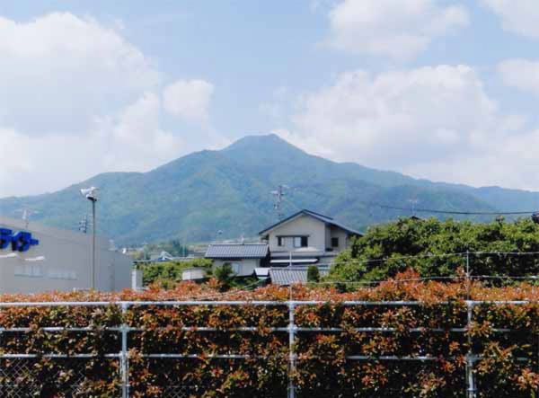 2015-030塚平孝彦ケーヨーD2飯田上郷店前.jpg