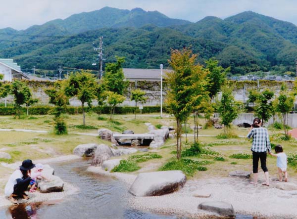 2016-063河合勇 飯田市羽場公園.jpg