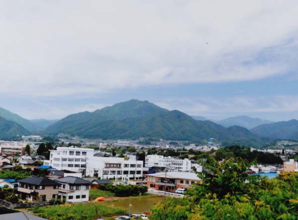 2016-084岡本潯子 鼎上山.jpg