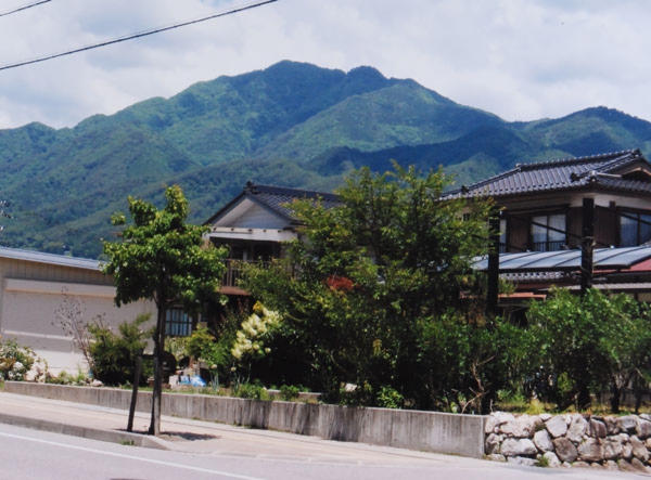 2018-075宮澤みゆき_鼎上山.jpg